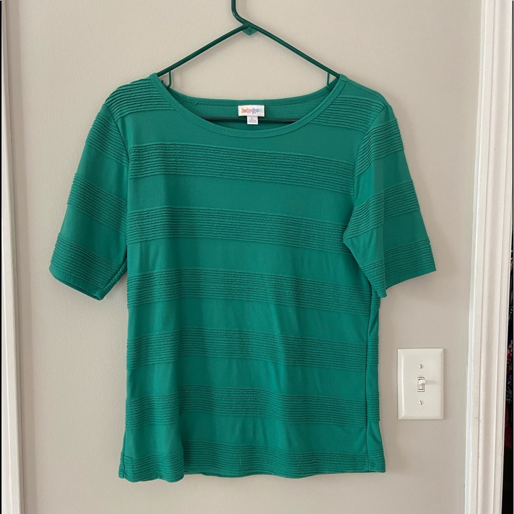 LuLaRoe Gigi shirt size Large